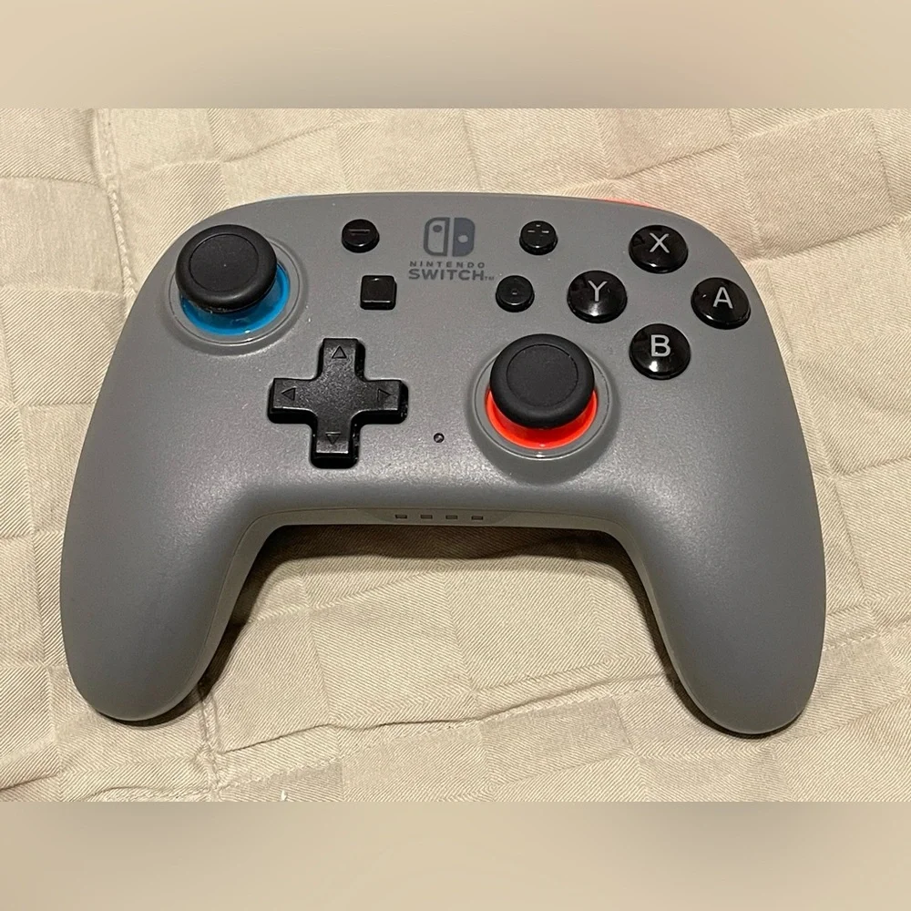 Nintendo Switch , 256 Micro SD, Pro Controller , Extra Dock, Case, EXCELLENT
